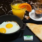 Aramis Deluxe Πανσιόν 4*