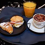 Aramis Deluxe Πανσιόν 4*