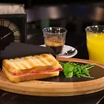 Πανσιόν Aramis Deluxe 4*
