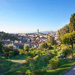 Aramis Deluxe Πανσιόν 4*