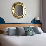 Πανσιόν Aramis Deluxe 4*
