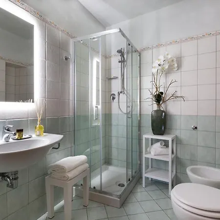 Aramis Deluxe Gæstehus 2*